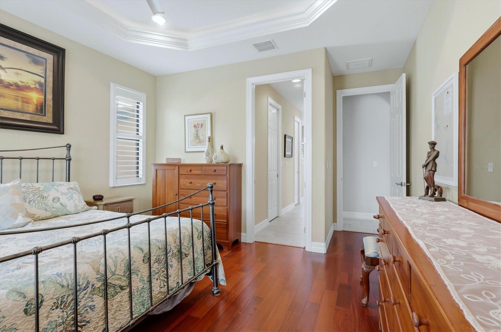 Image 29 of 89 For 15260 Leipzig Circle