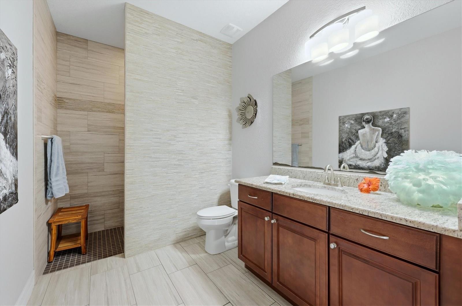 Image 32 of 89 For 15260 Leipzig Circle