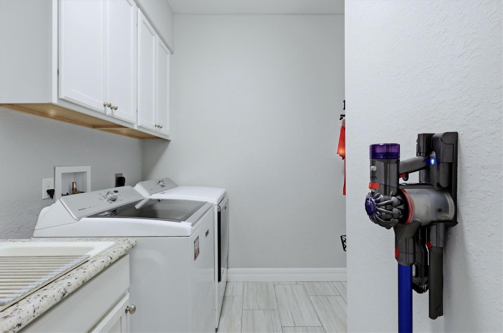 Image 37 of 89 For 15260 Leipzig Circle