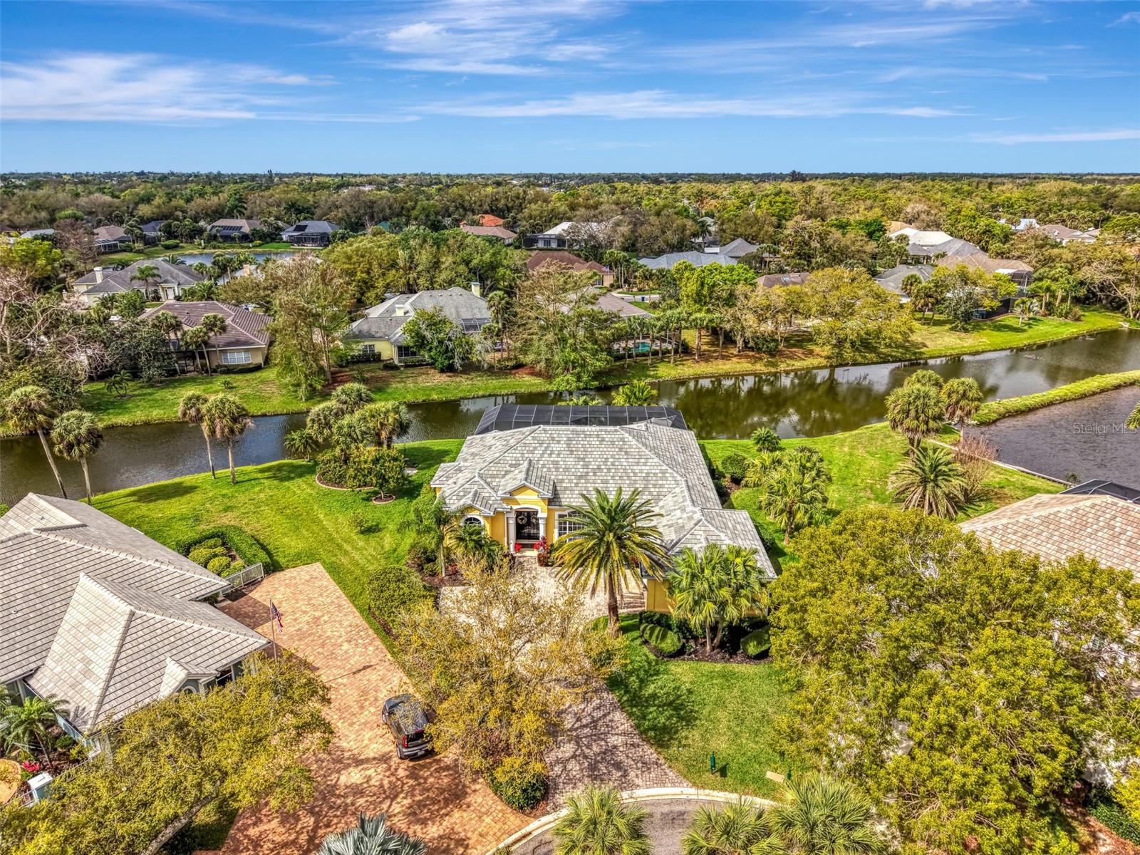 Image 3 of 100 For 18 Saint Croix Way