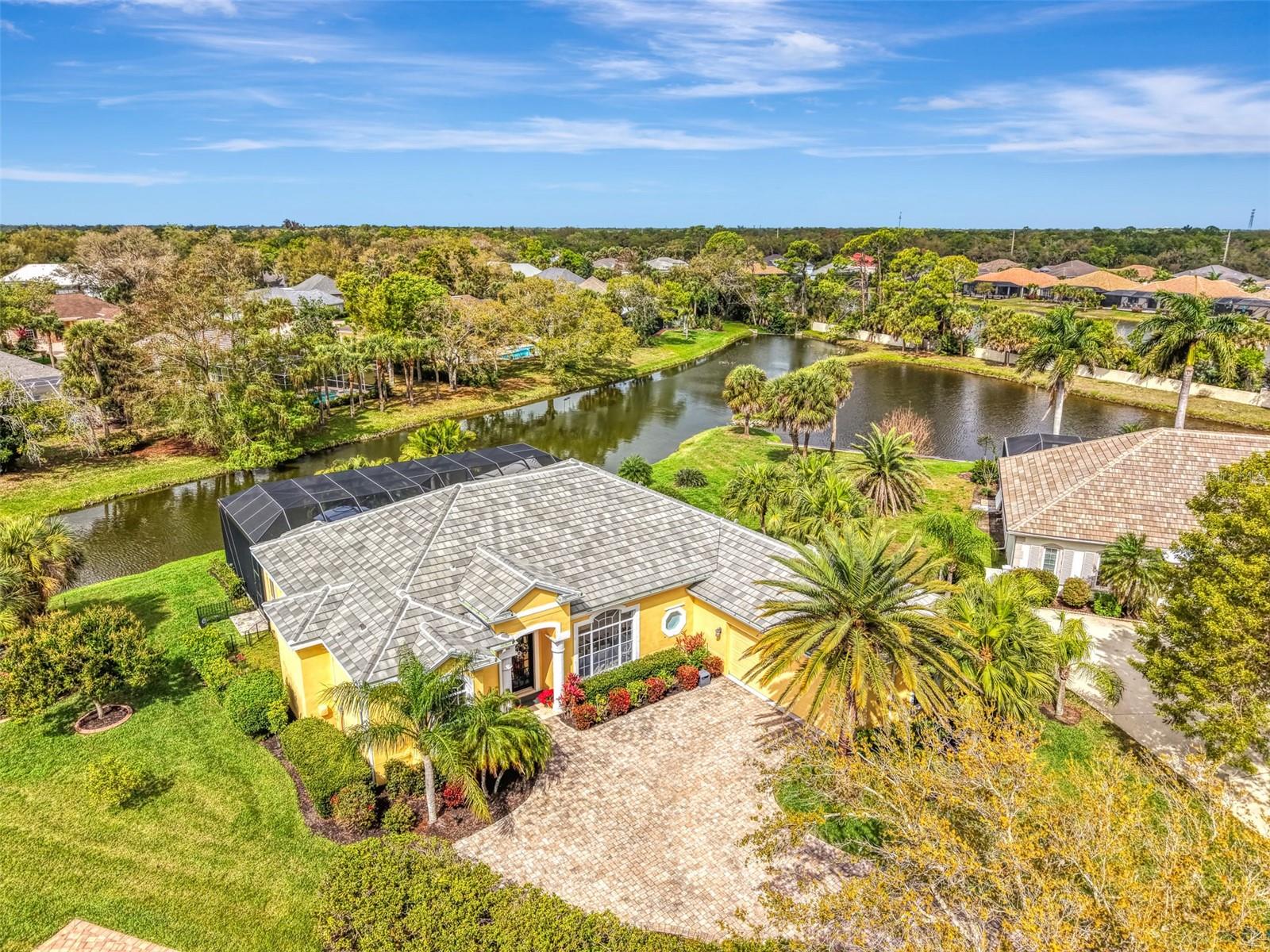 Image 6 of 100 For 18 Saint Croix Way