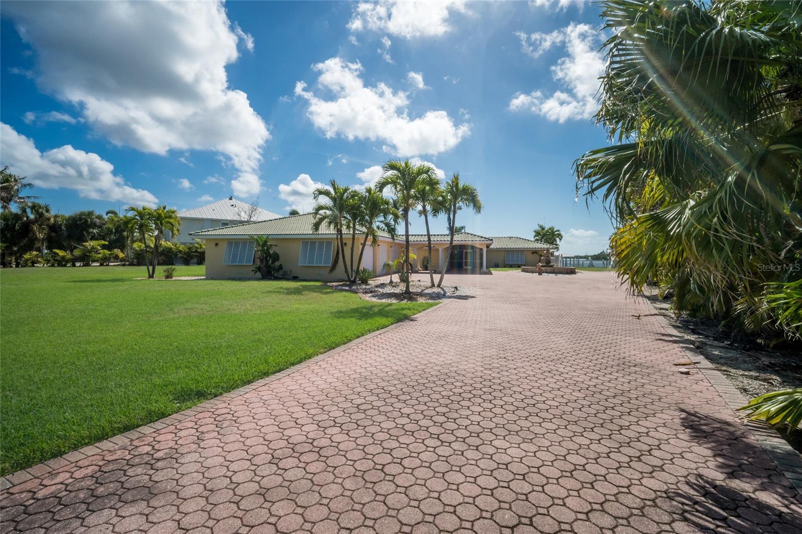 Image 10 of 63 For 90 Buccaneer Bend