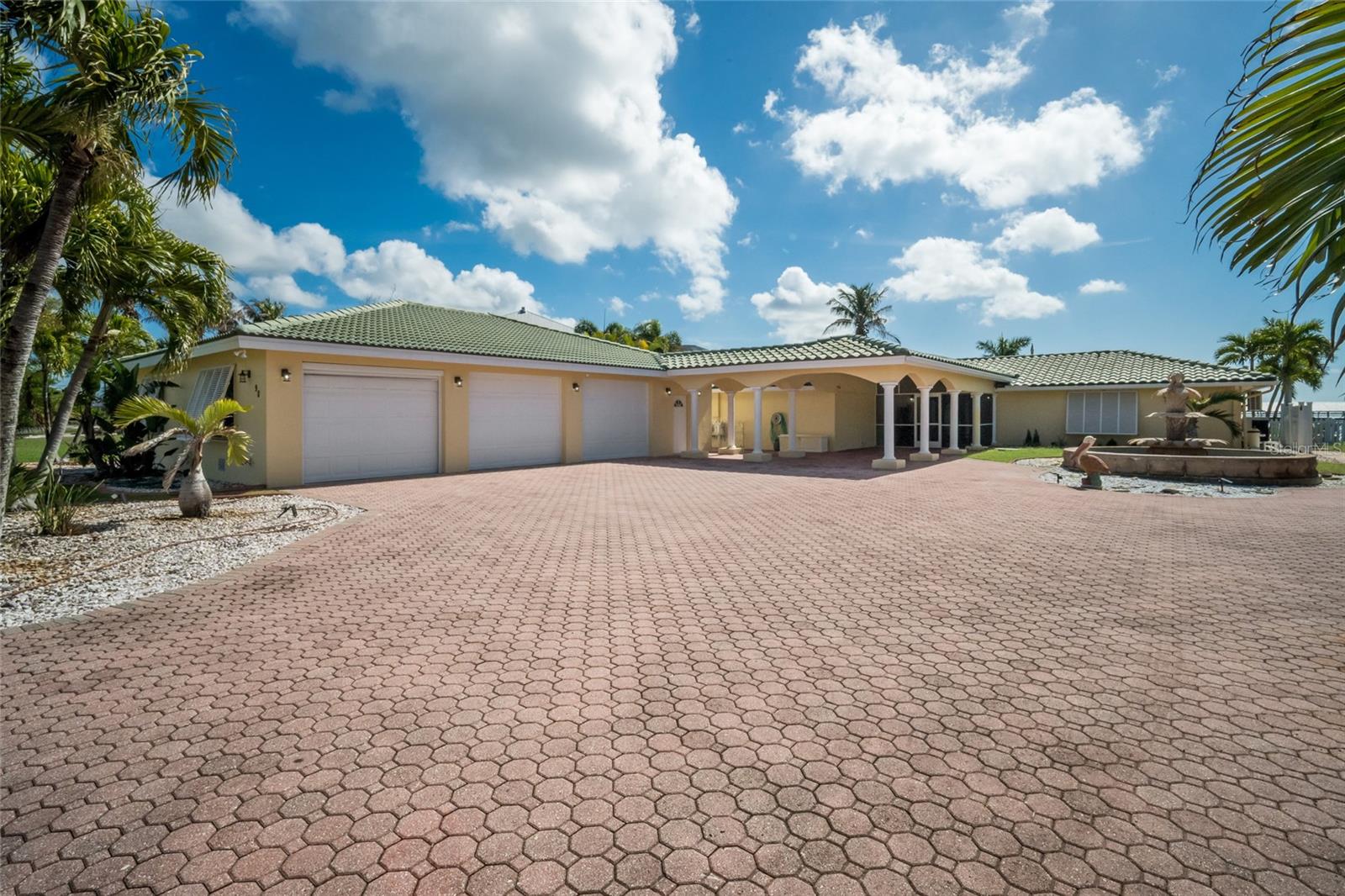 Image 11 of 63 For 90 Buccaneer Bend