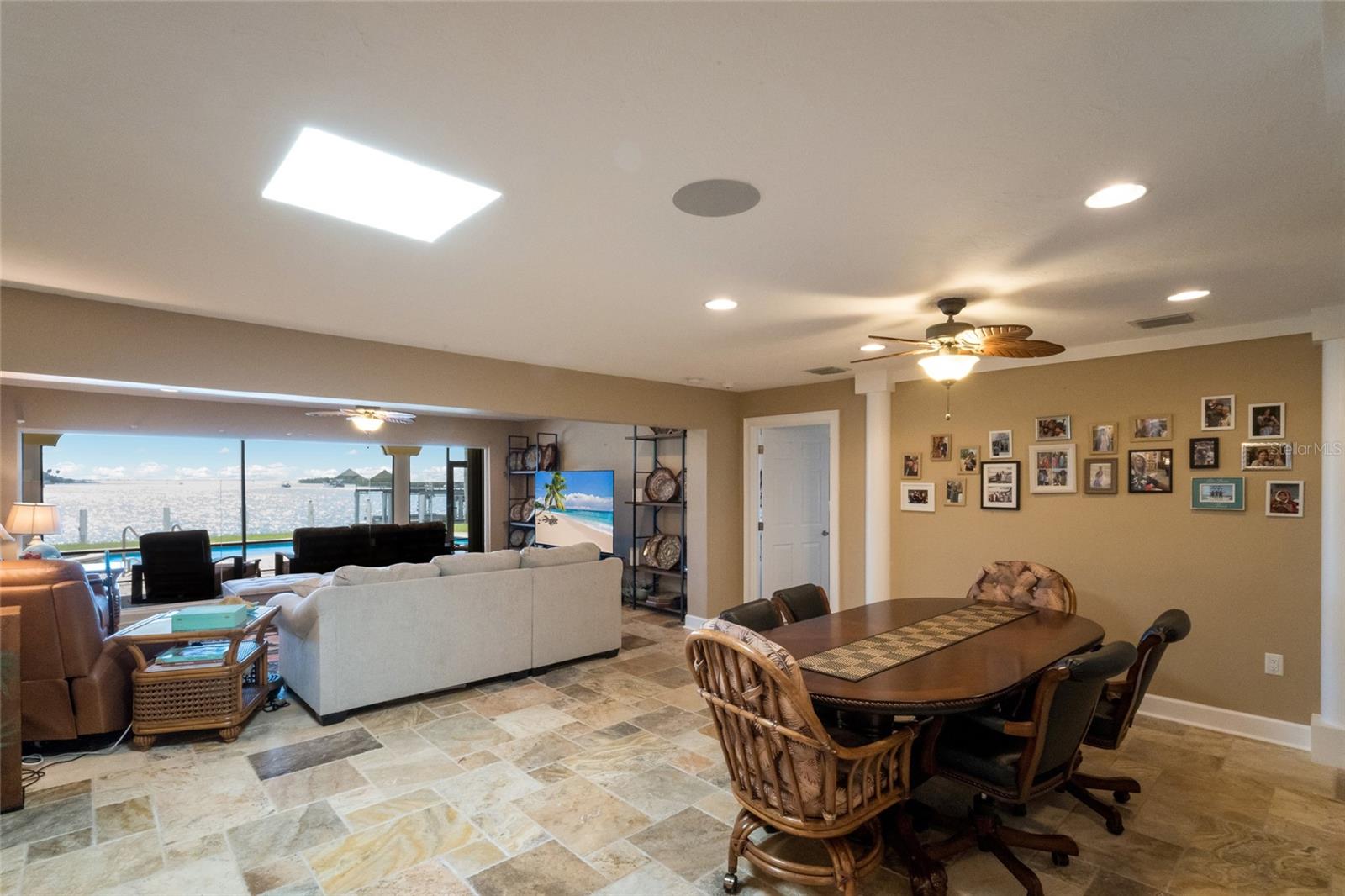 Image 15 of 63 For 90 Buccaneer Bend