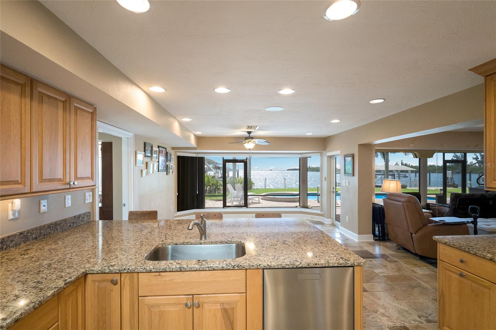 Image 23 of 63 For 90 Buccaneer Bend