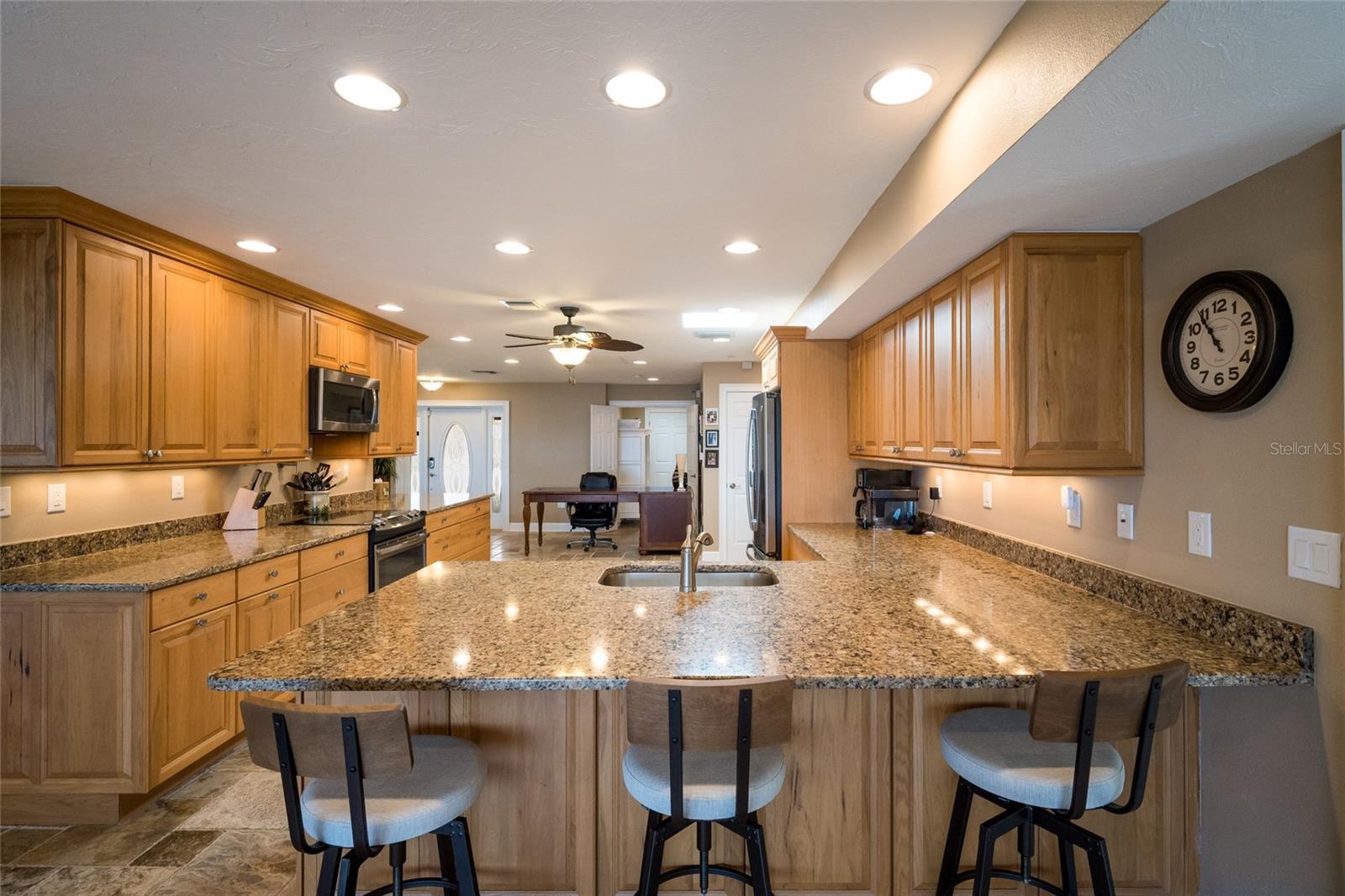 Image 25 of 63 For 90 Buccaneer Bend