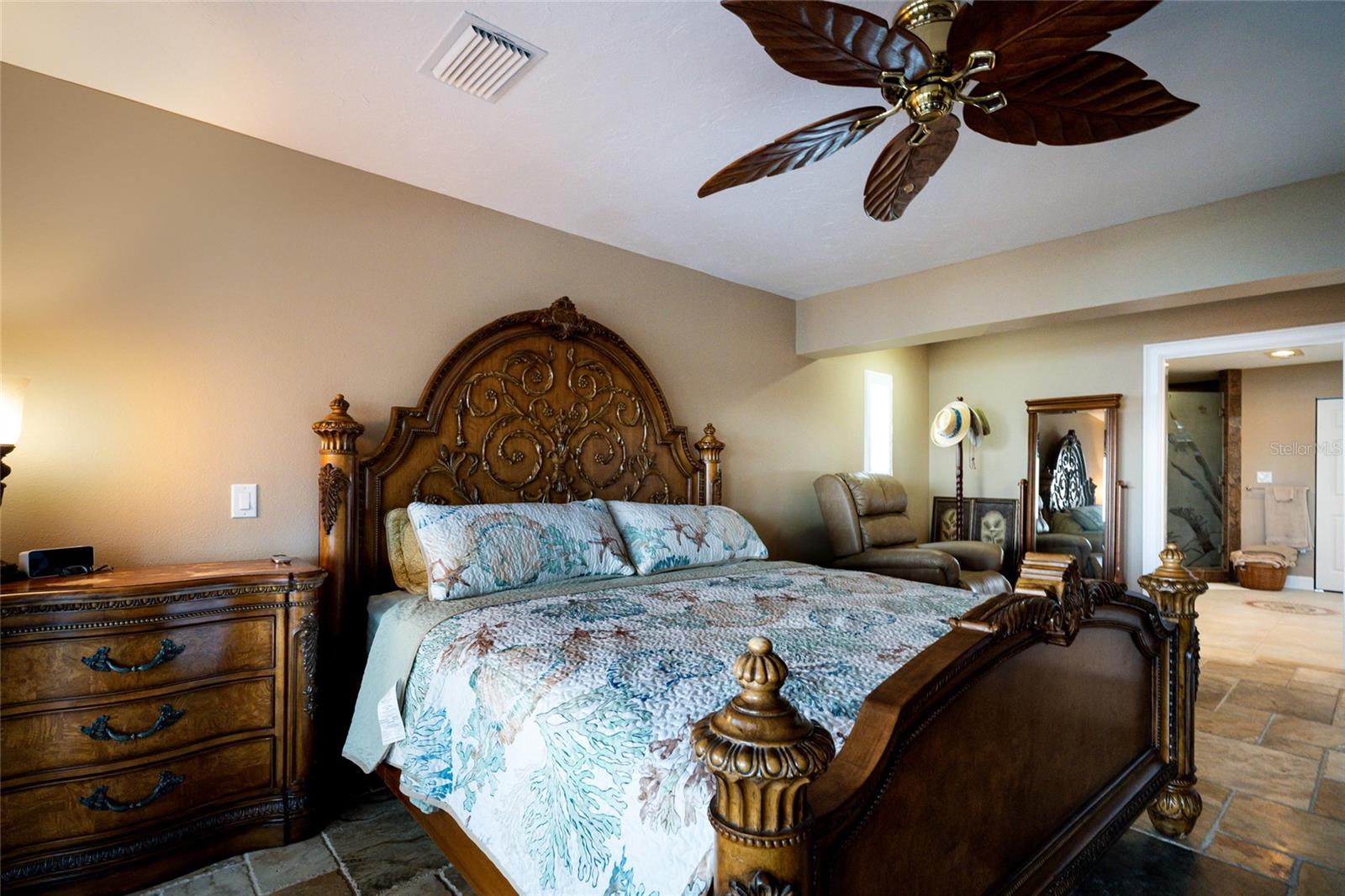 Image 30 of 63 For 90 Buccaneer Bend