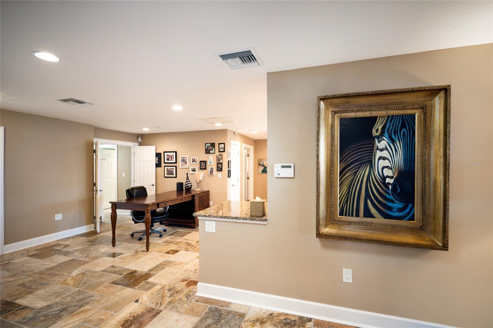 Image 34 of 63 For 90 Buccaneer Bend