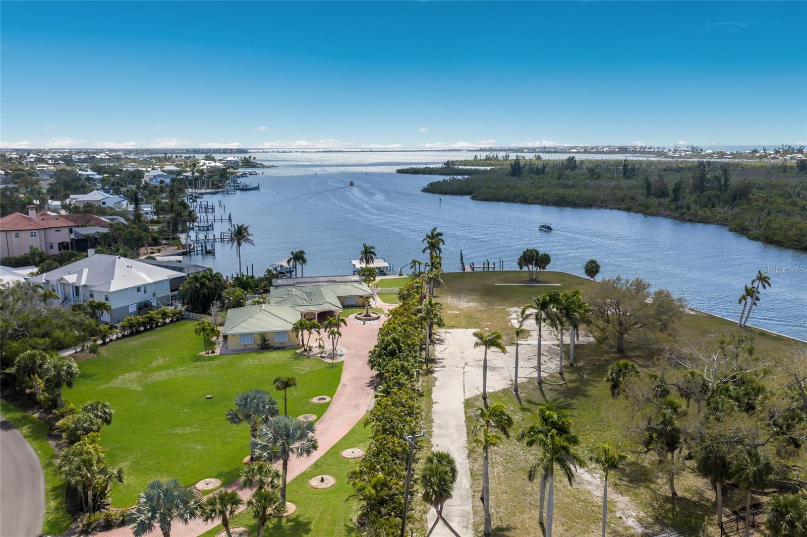 Image 4 of 63 For 90 Buccaneer Bend