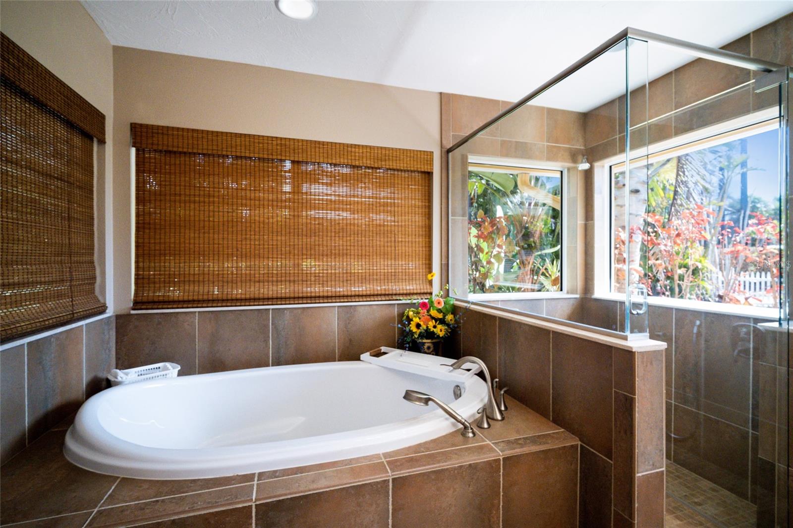 Image 41 of 63 For 90 Buccaneer Bend