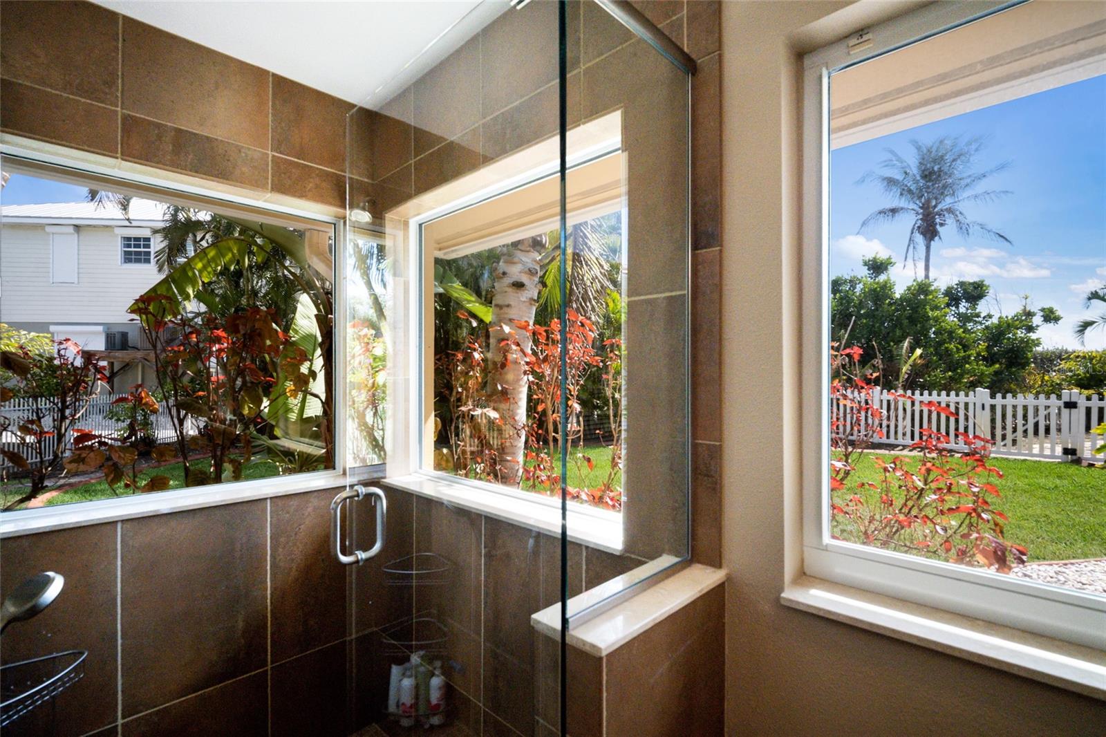 Image 43 of 63 For 90 Buccaneer Bend