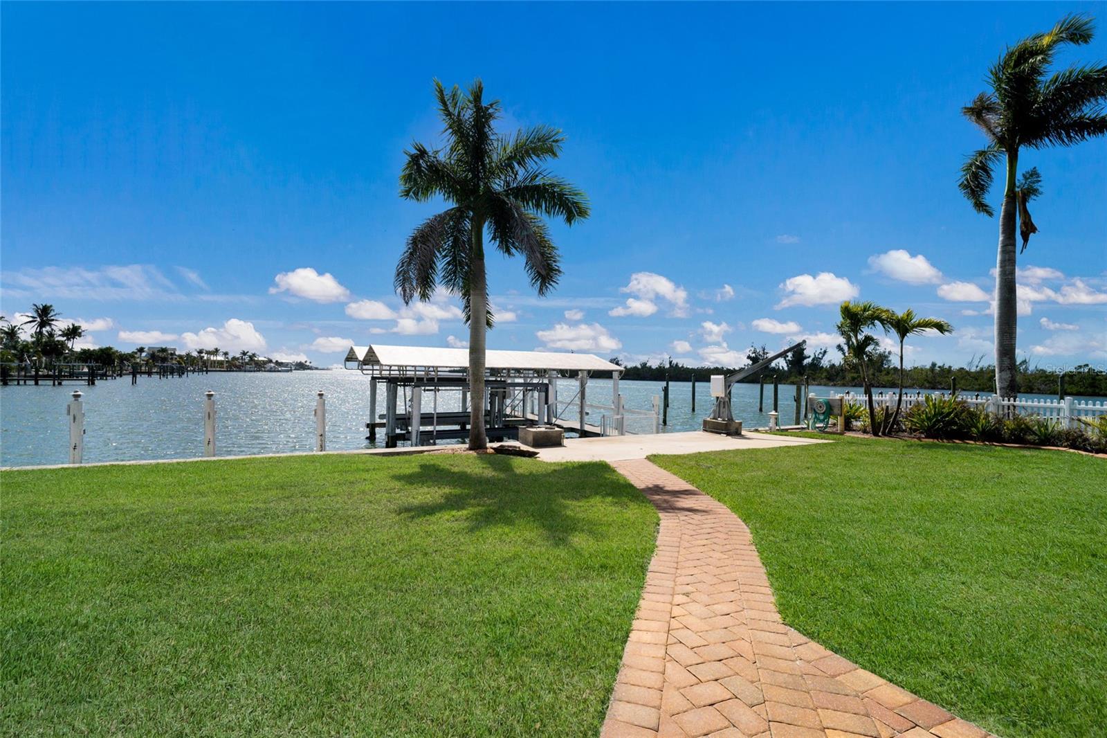 Image 48 of 63 For 90 Buccaneer Bend