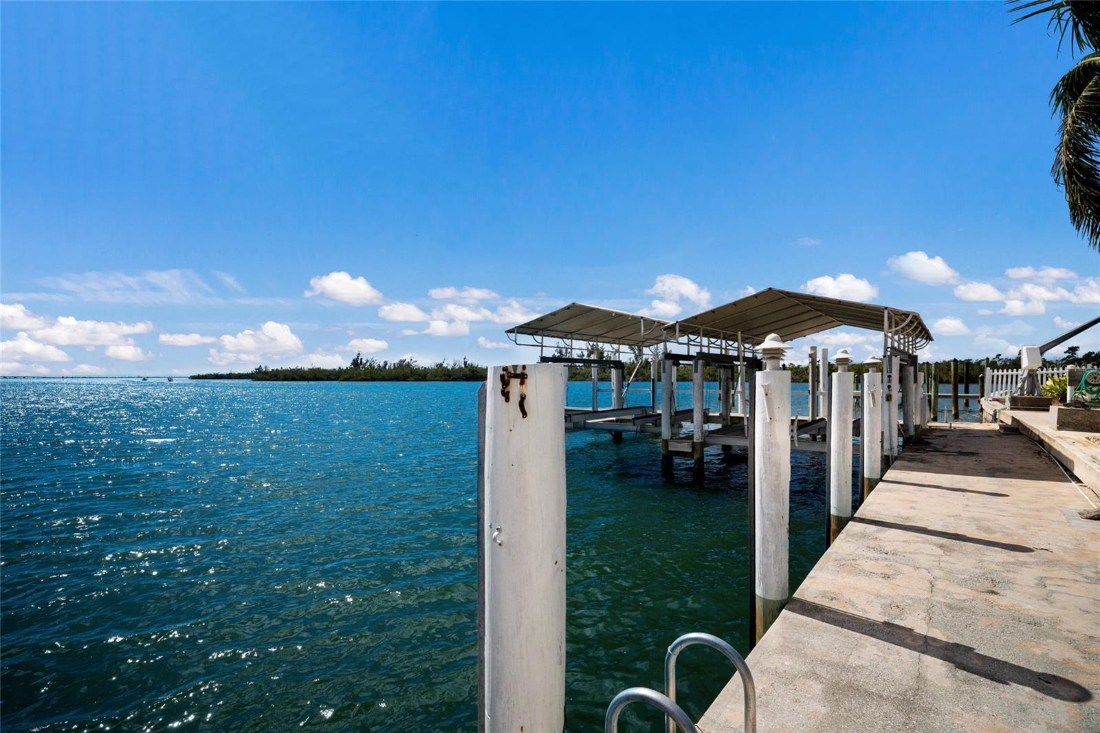 Image 52 of 63 For 90 Buccaneer Bend