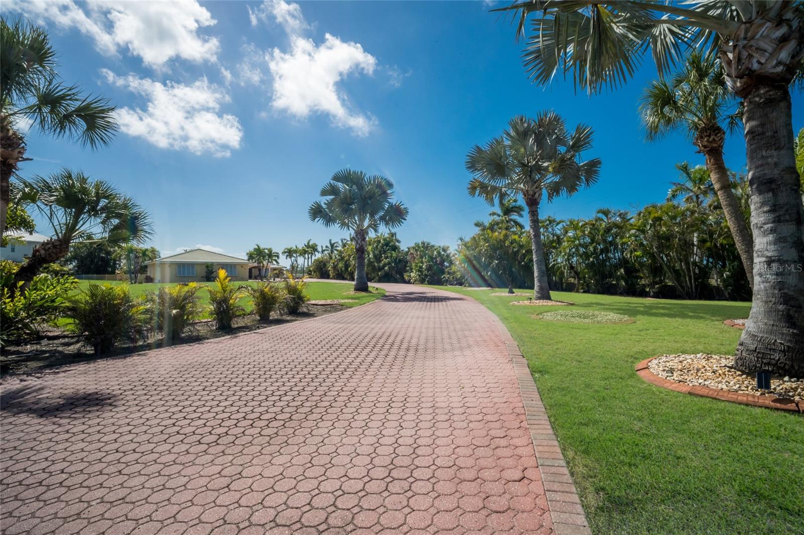 Image 8 of 63 For 90 Buccaneer Bend