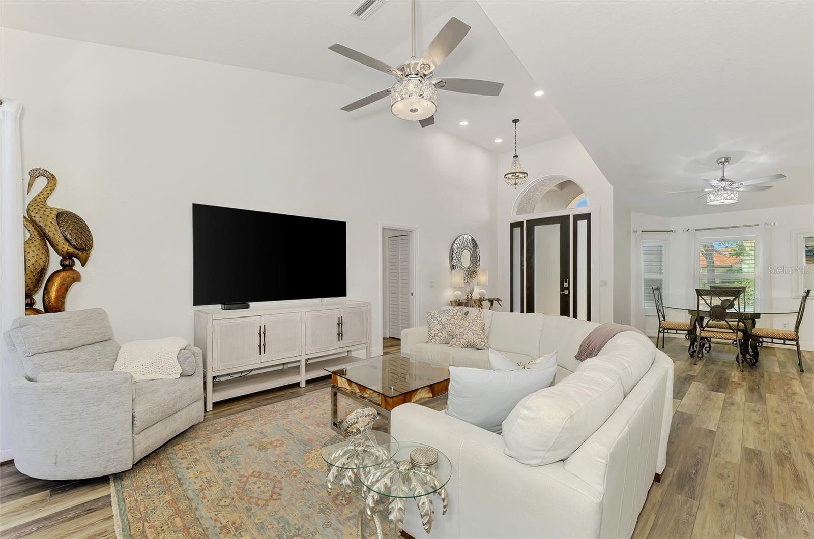 Image 15 of 93 For 14518 Bridgeview Lane