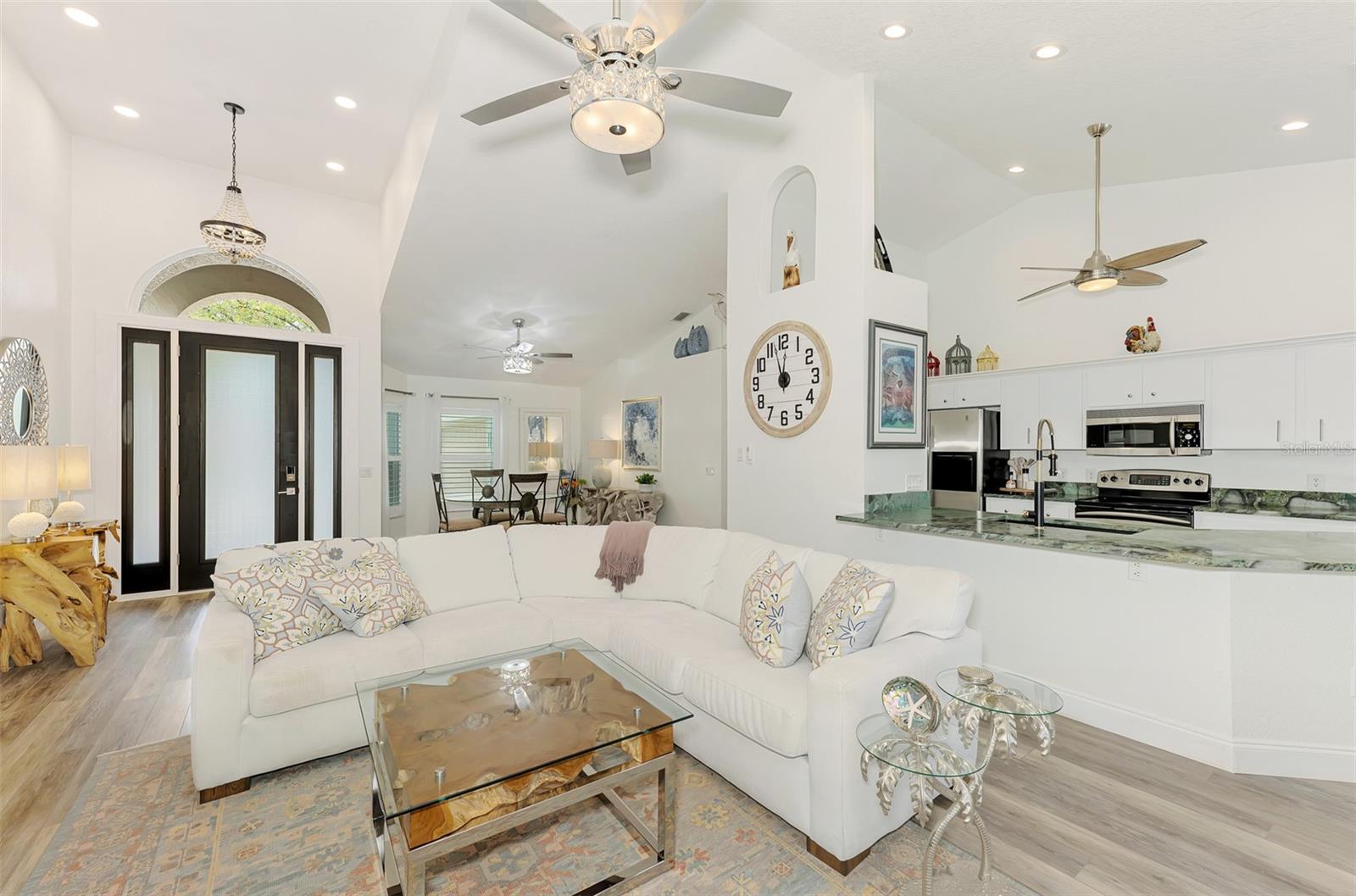 Image 16 of 93 For 14518 Bridgeview Lane