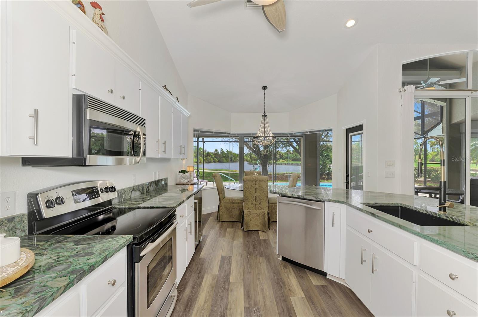 Image 29 of 93 For 14518 Bridgeview Lane