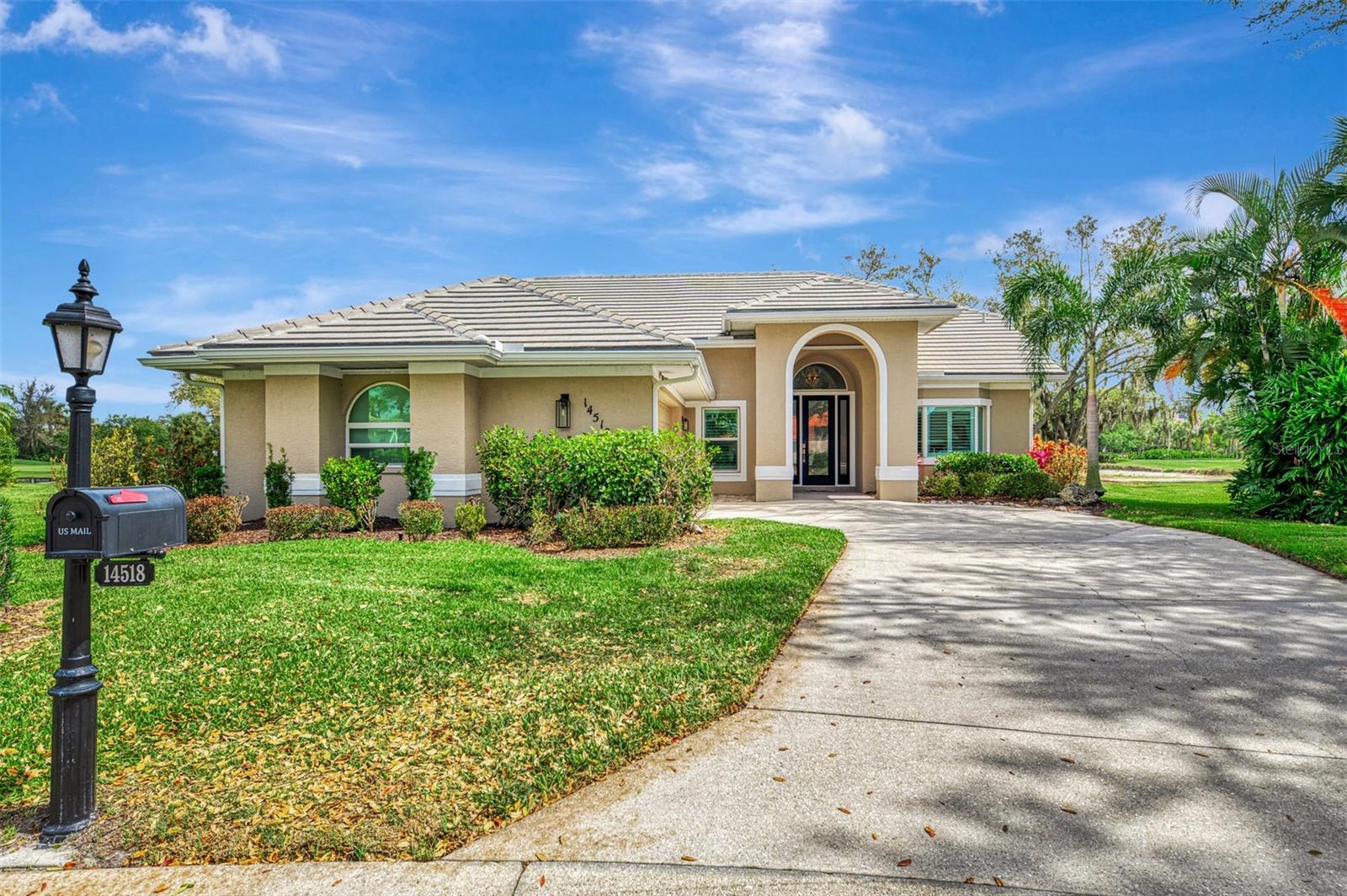 Image 5 of 93 For 14518 Bridgeview Lane