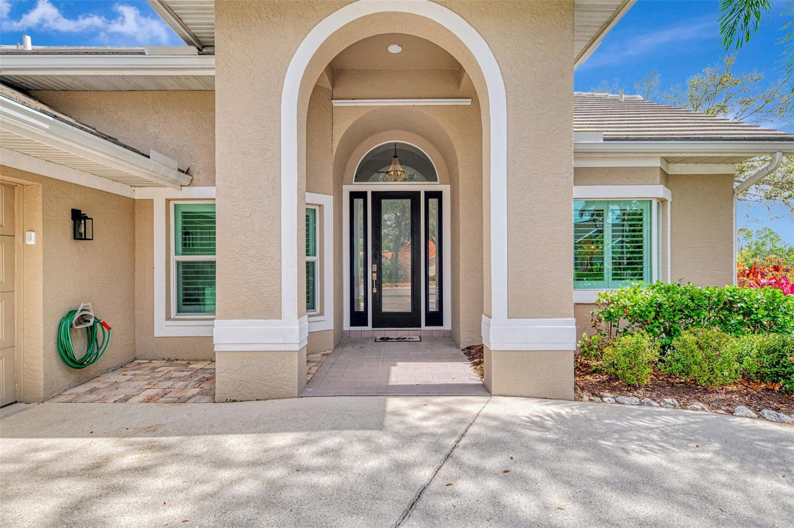 Image 7 of 93 For 14518 Bridgeview Lane