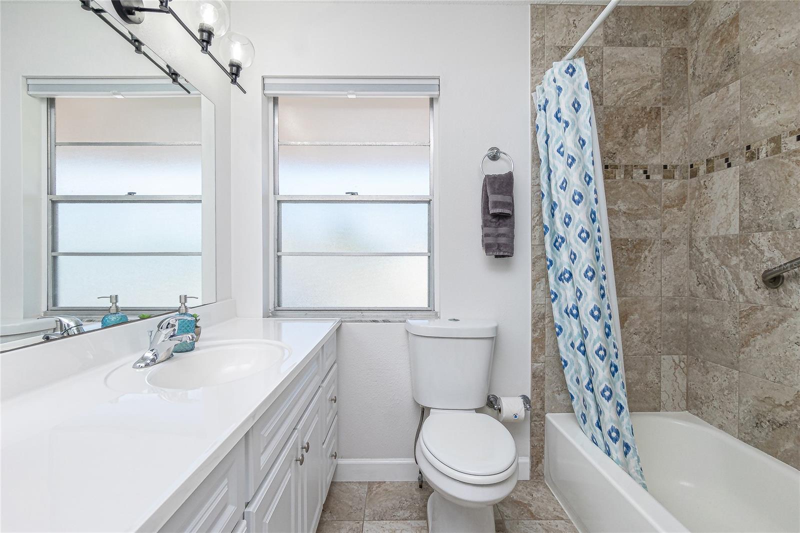 Image 24 of 44 For 2375 Beach Road 2b