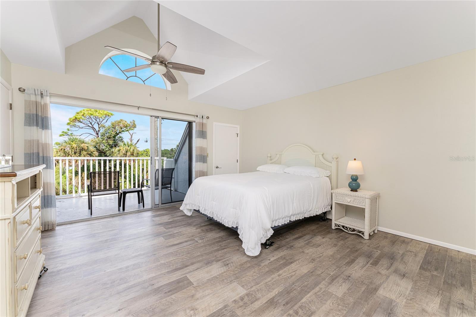 Image 18 of 50 For 6800 Placida Road Th2, 1b