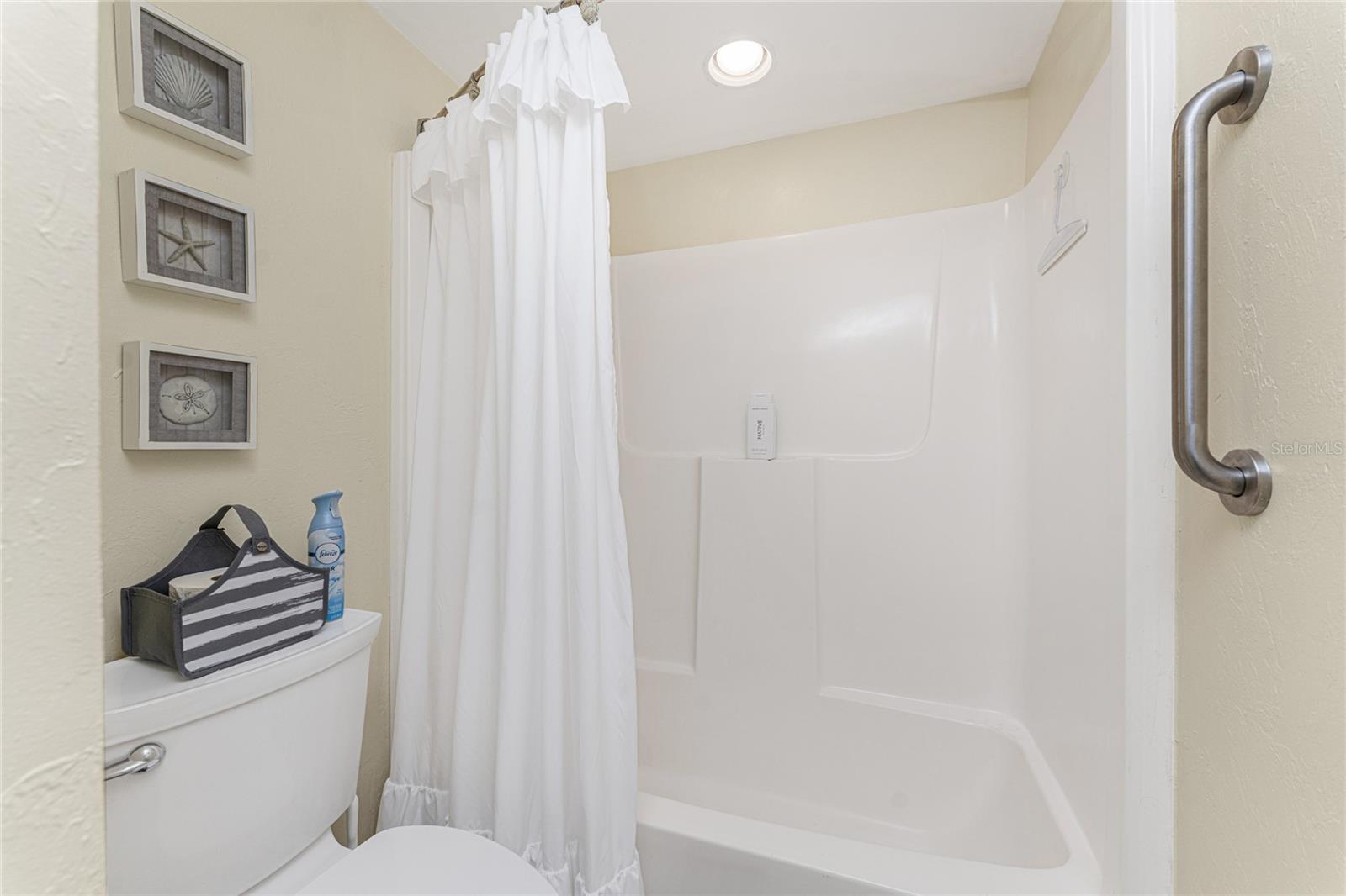 Image 32 of 50 For 6800 Placida Road Th2, 1b