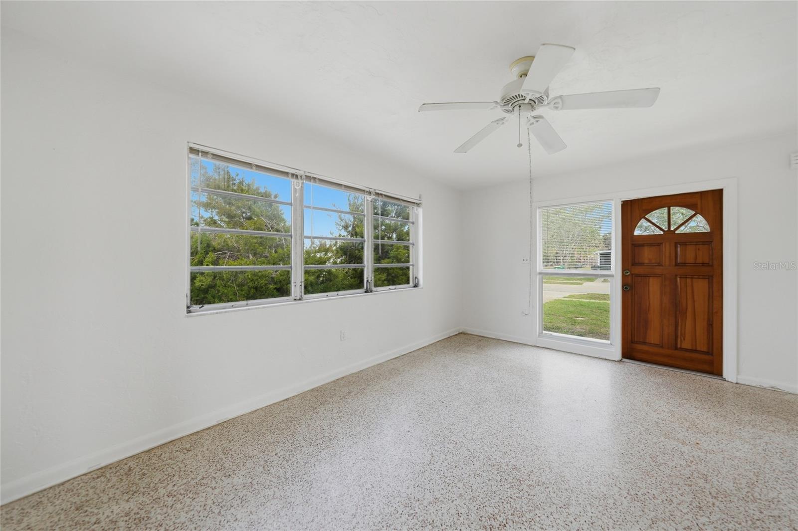 Image 10 of 41 For 21035 Glendale Avenue