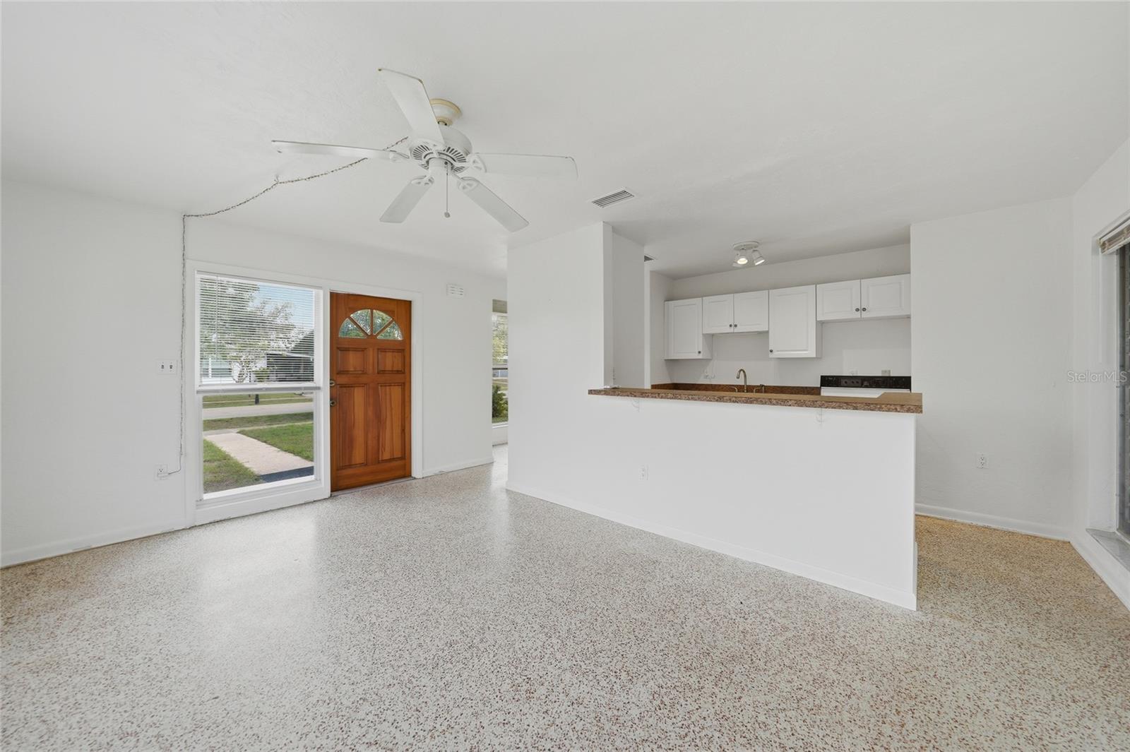 Image 13 of 41 For 21035 Glendale Avenue