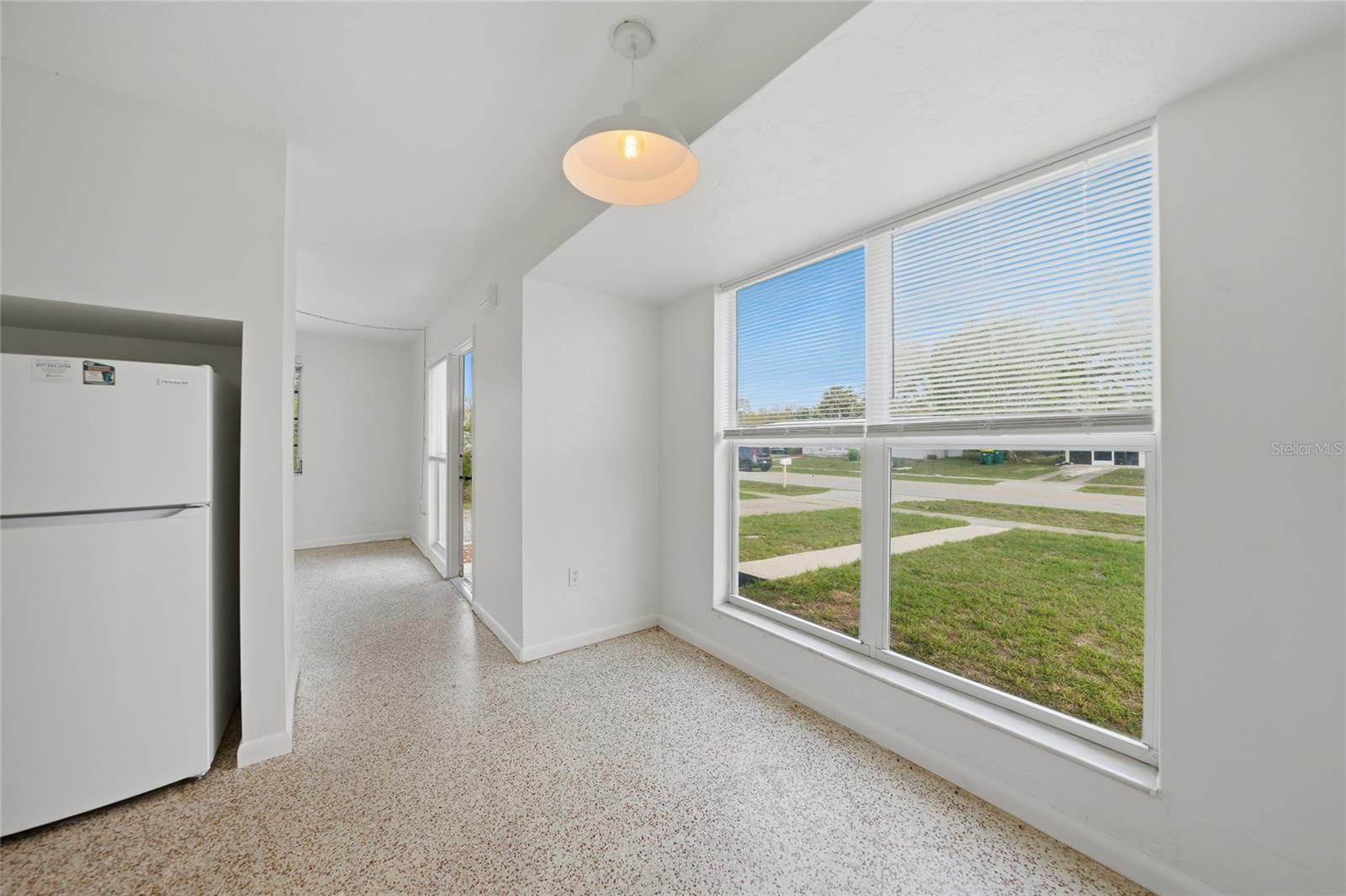 Image 17 of 41 For 21035 Glendale Avenue