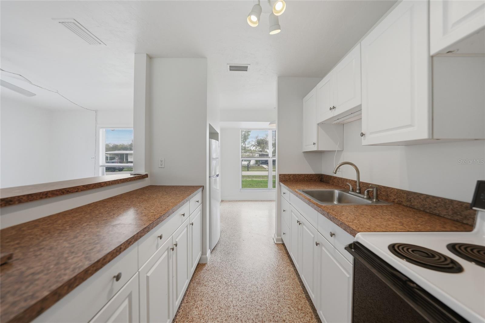 Image 19 of 41 For 21035 Glendale Avenue