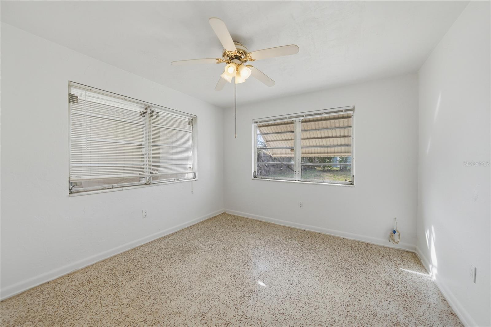 Image 22 of 41 For 21035 Glendale Avenue