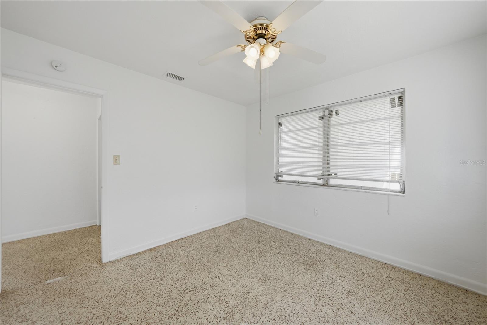 Image 24 of 41 For 21035 Glendale Avenue