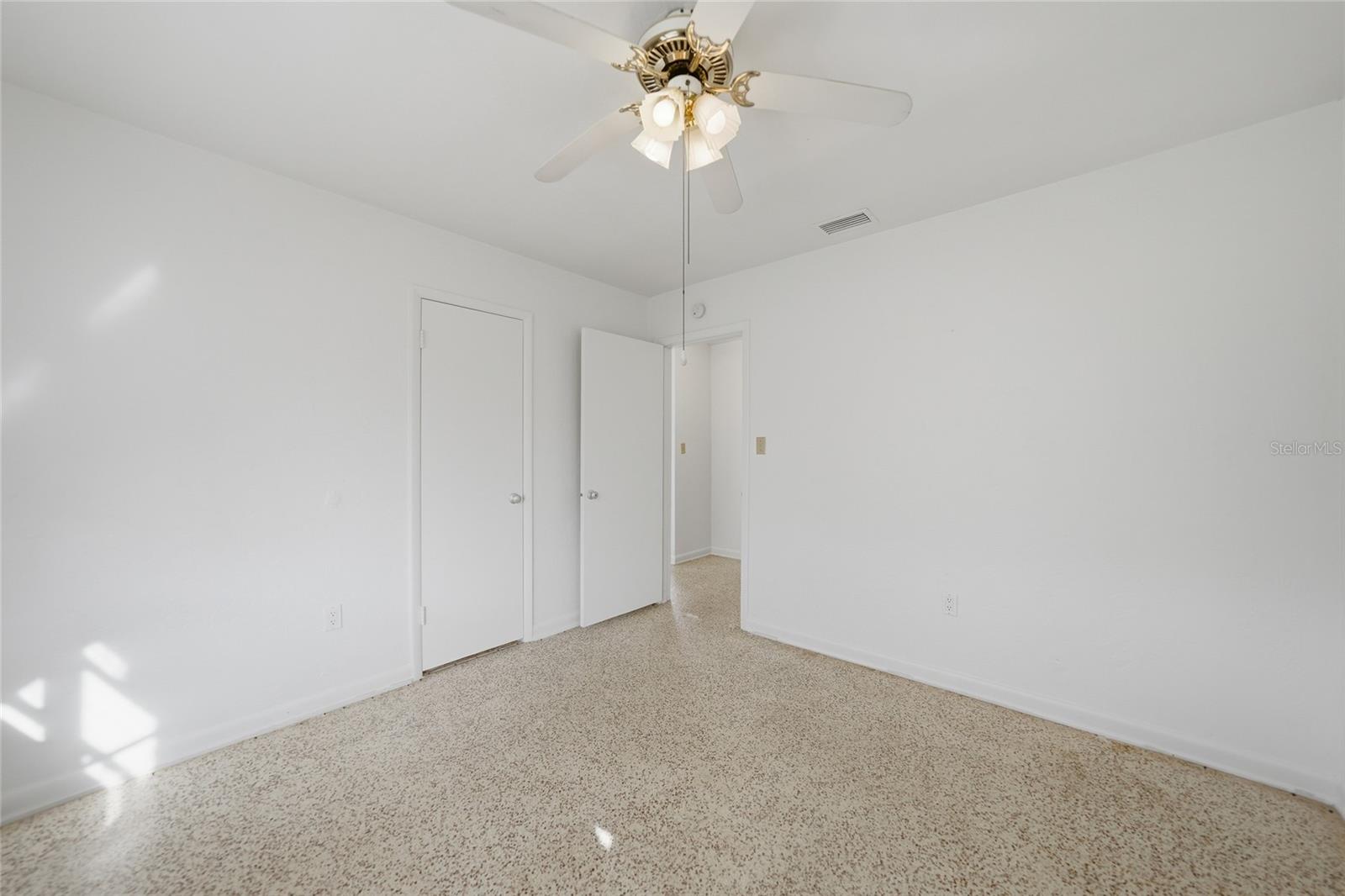 Image 25 of 41 For 21035 Glendale Avenue