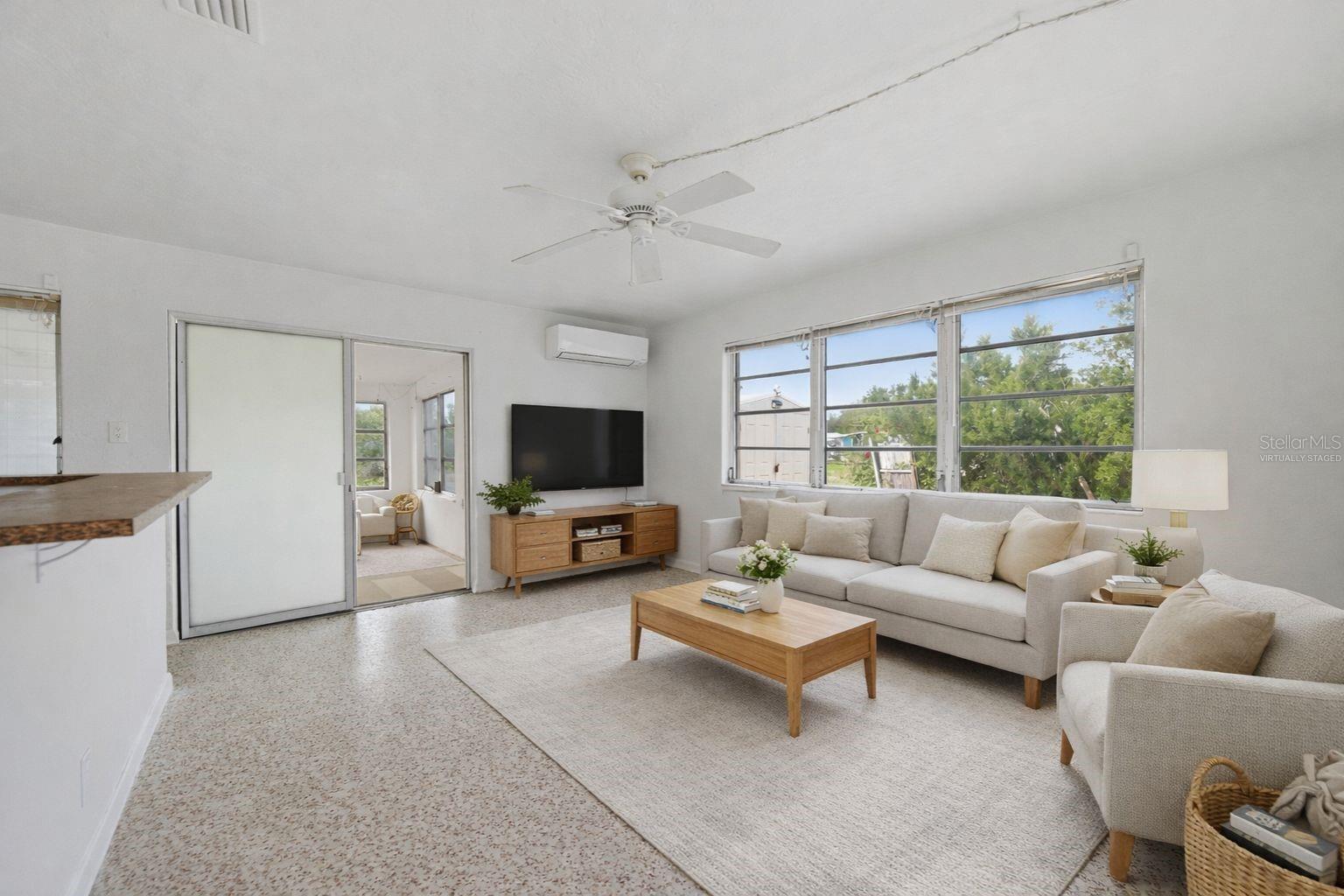 Image 3 of 41 For 21035 Glendale Avenue