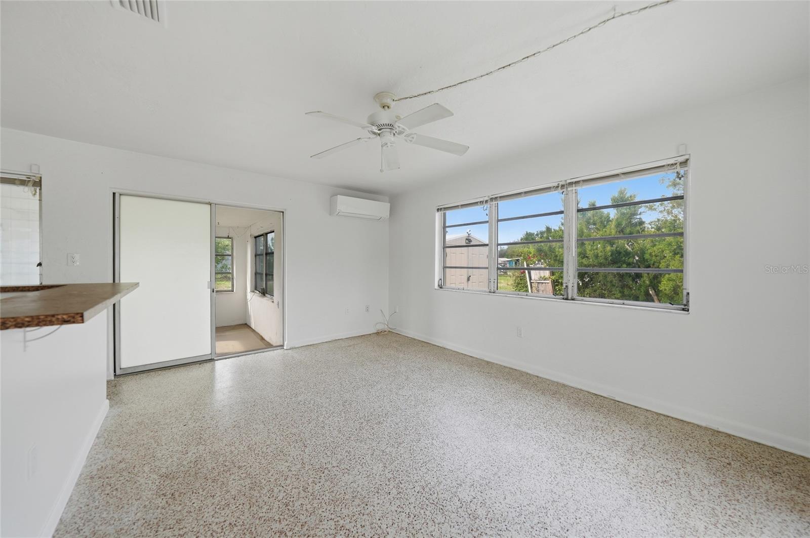 Image 4 of 41 For 21035 Glendale Avenue