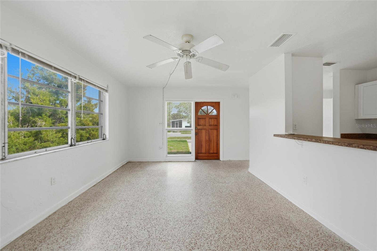 Image 8 of 41 For 21035 Glendale Avenue