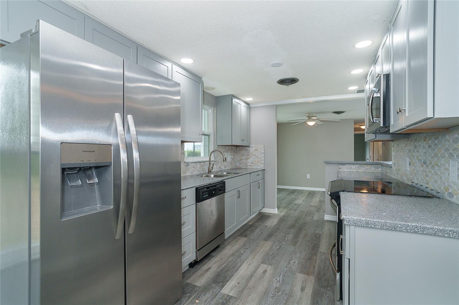 Image 14 of 62 For 130 Crestview Drive