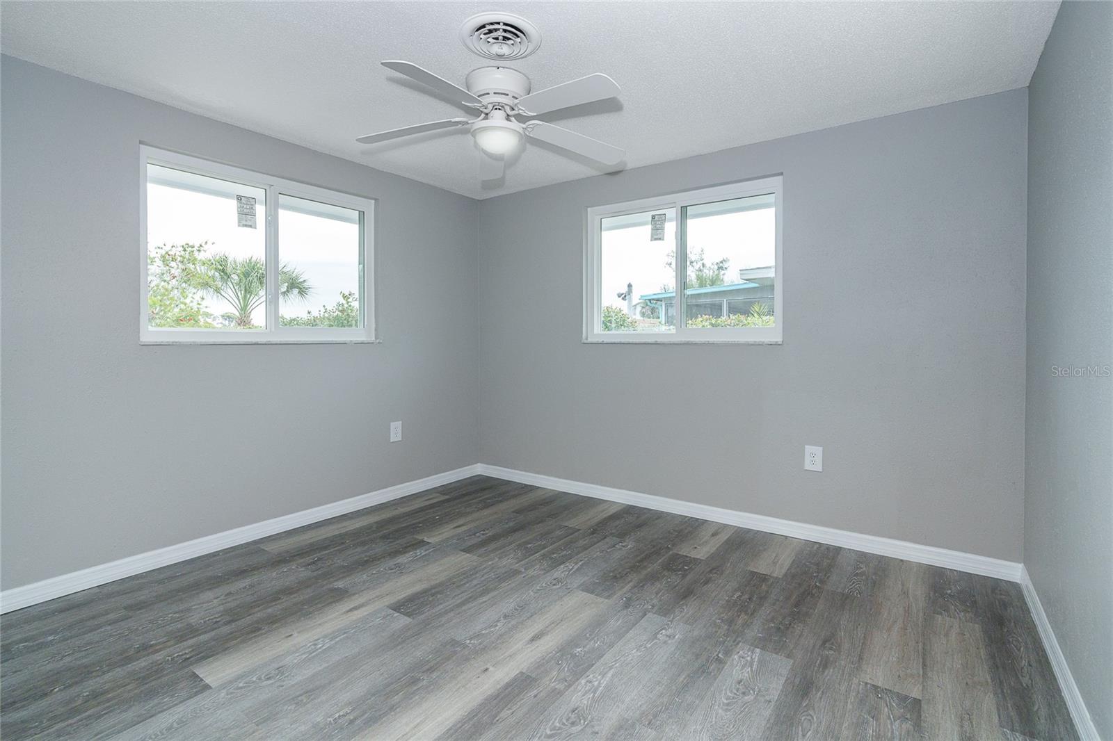 Image 20 of 62 For 130 Crestview Drive