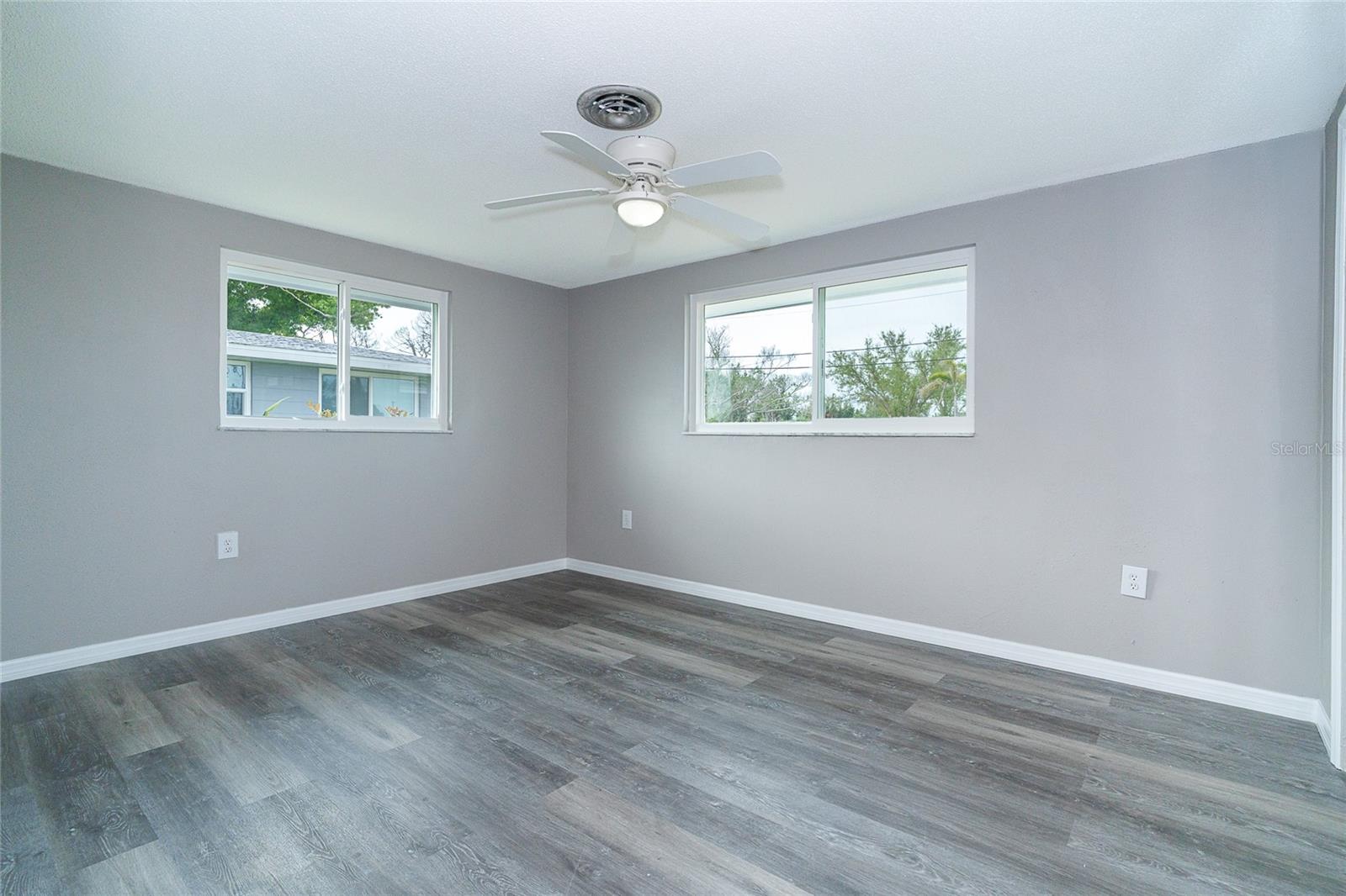 Image 23 of 62 For 130 Crestview Drive