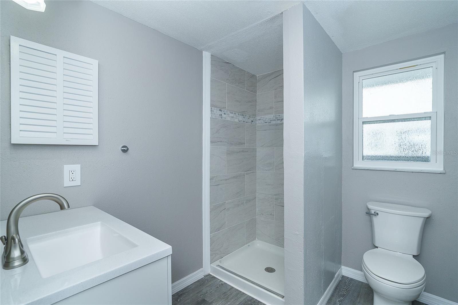 Image 27 of 62 For 130 Crestview Drive