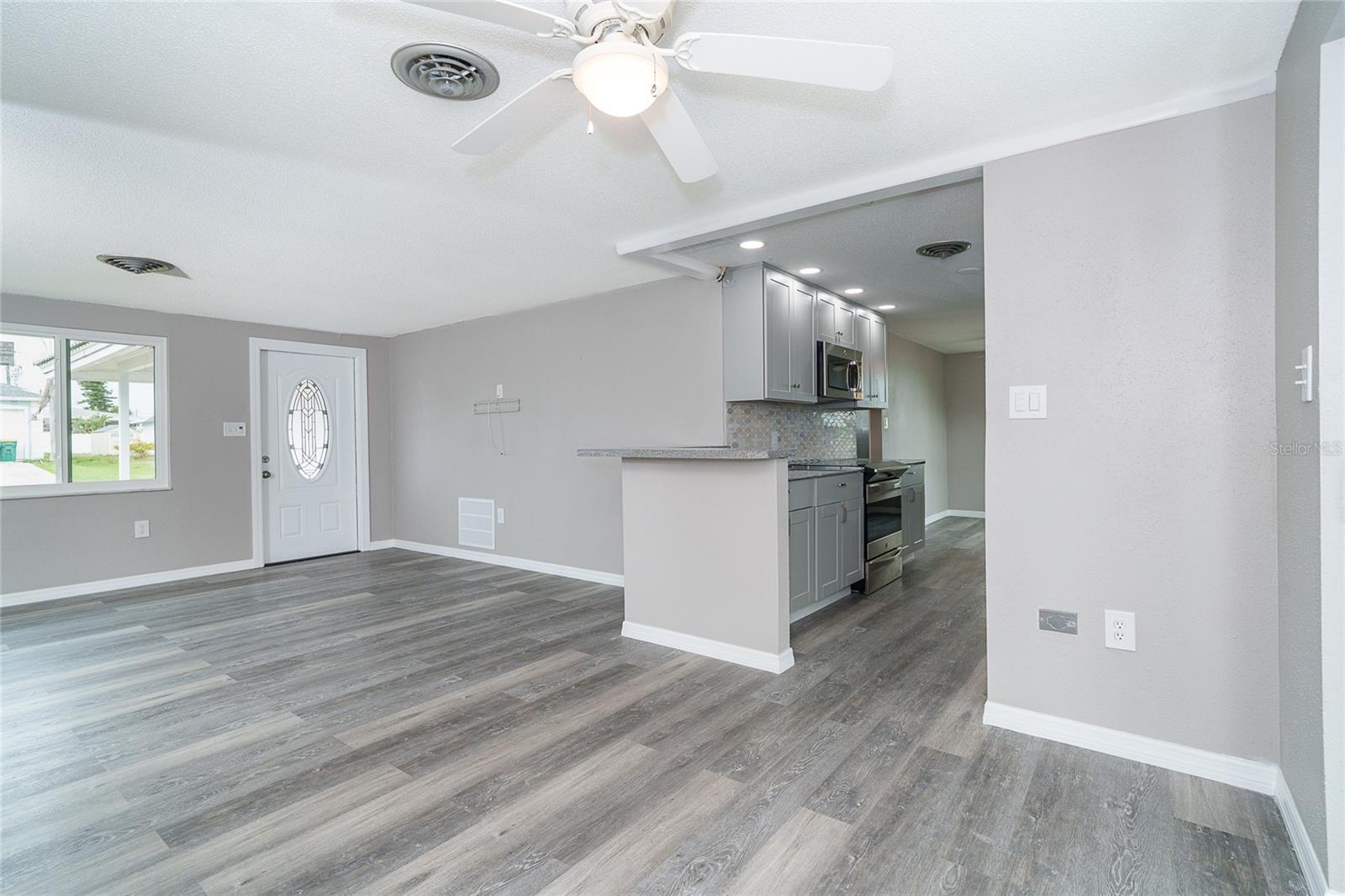 Image 9 of 62 For 130 Crestview Drive