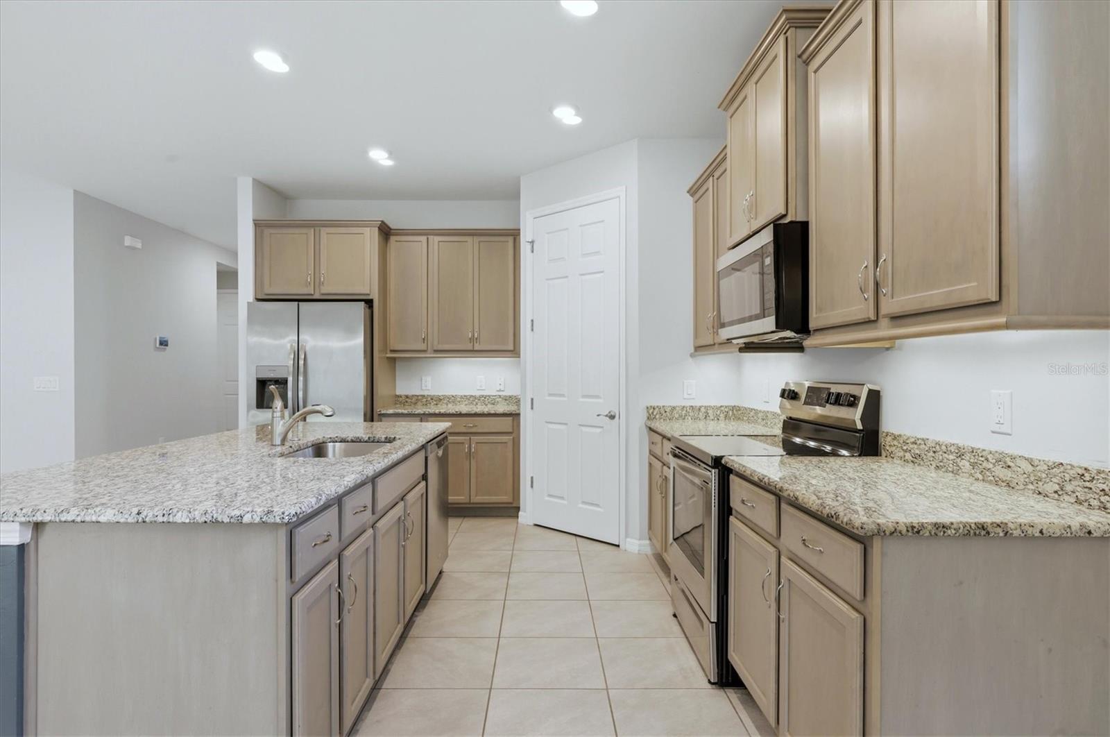 Image 16 of 57 For 12031 Lovegrass Street