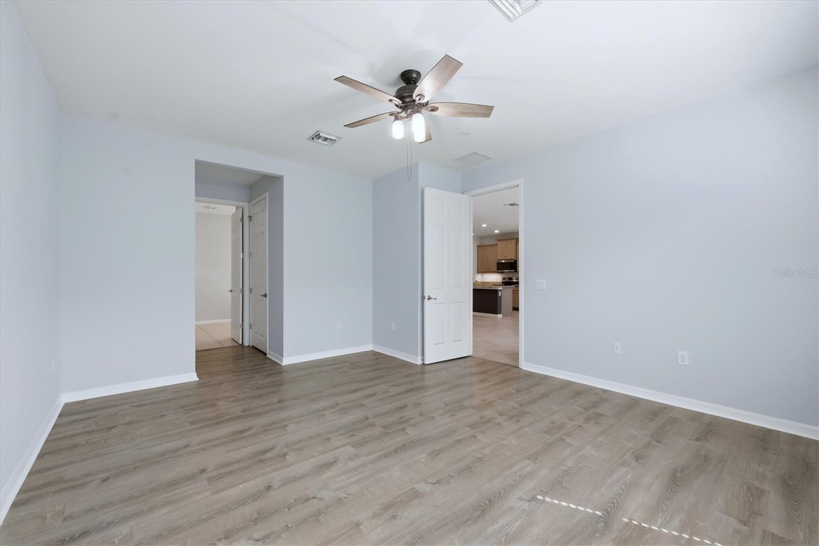 Image 18 of 57 For 12031 Lovegrass Street