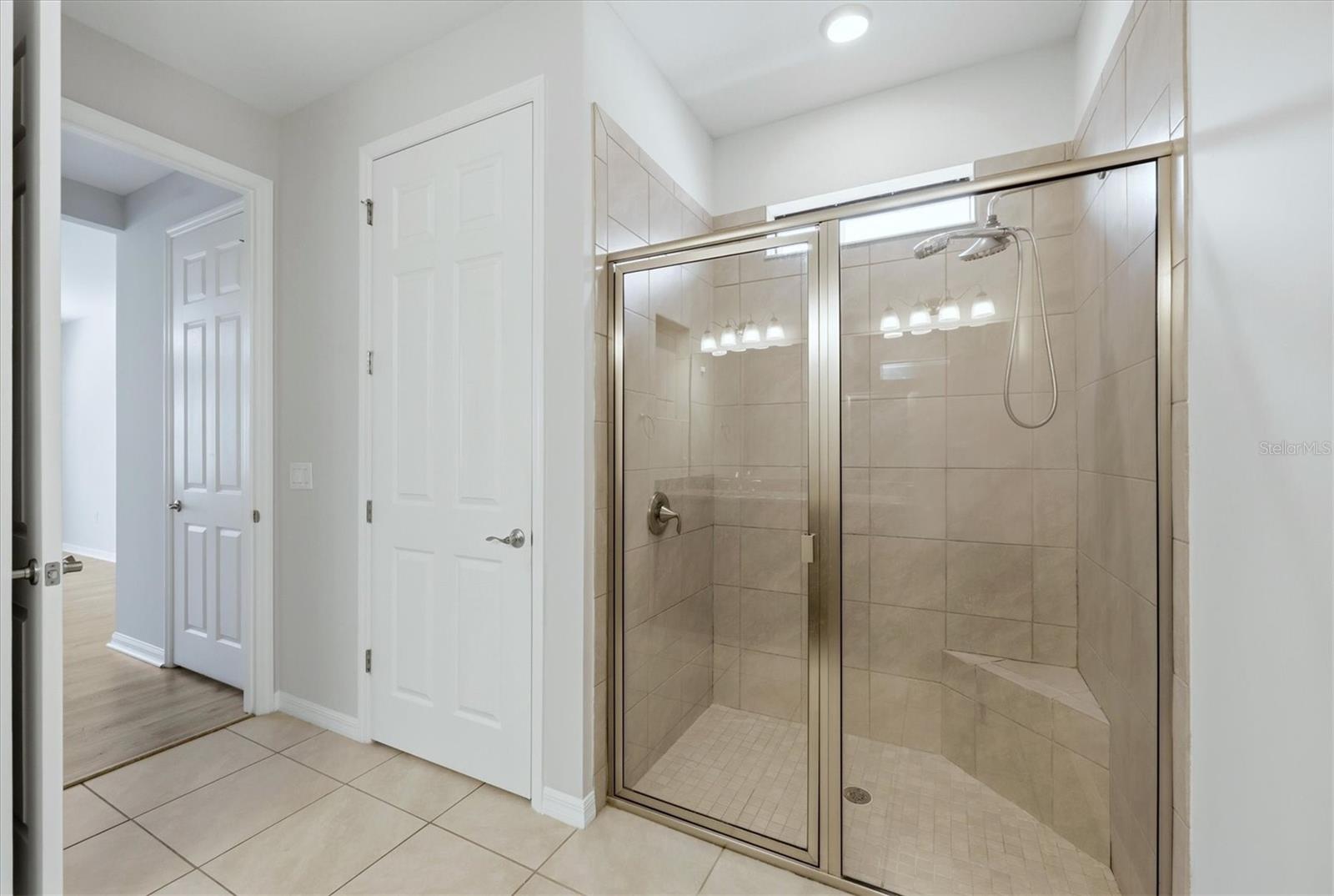 Image 20 of 57 For 12031 Lovegrass Street