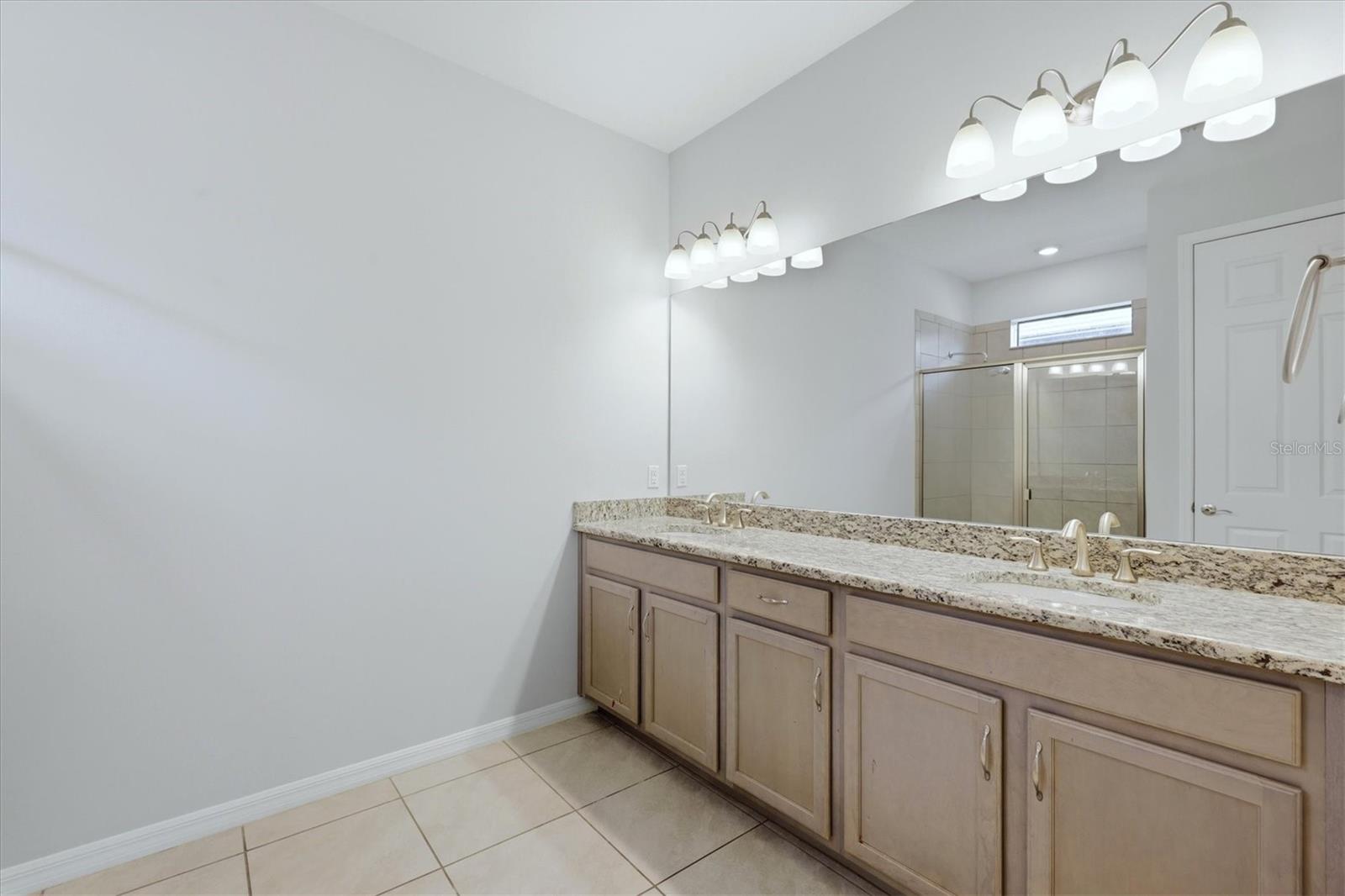 Image 21 of 57 For 12031 Lovegrass Street