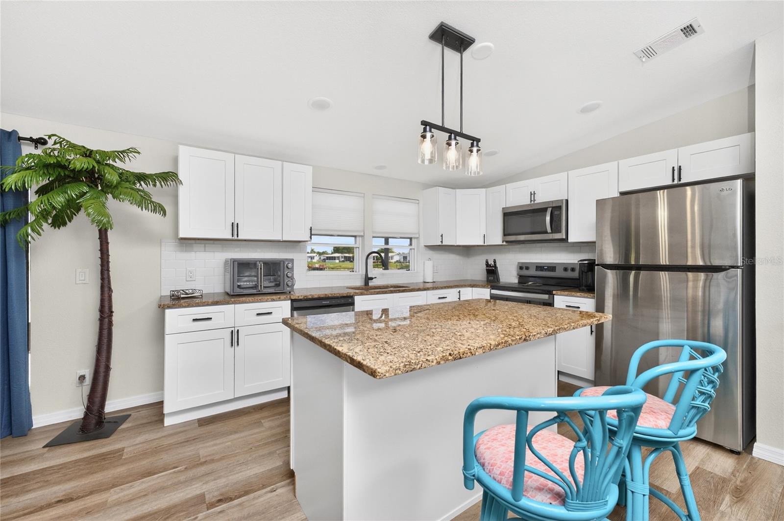 Image 21 of 56 For 6115 Shearwater Drive