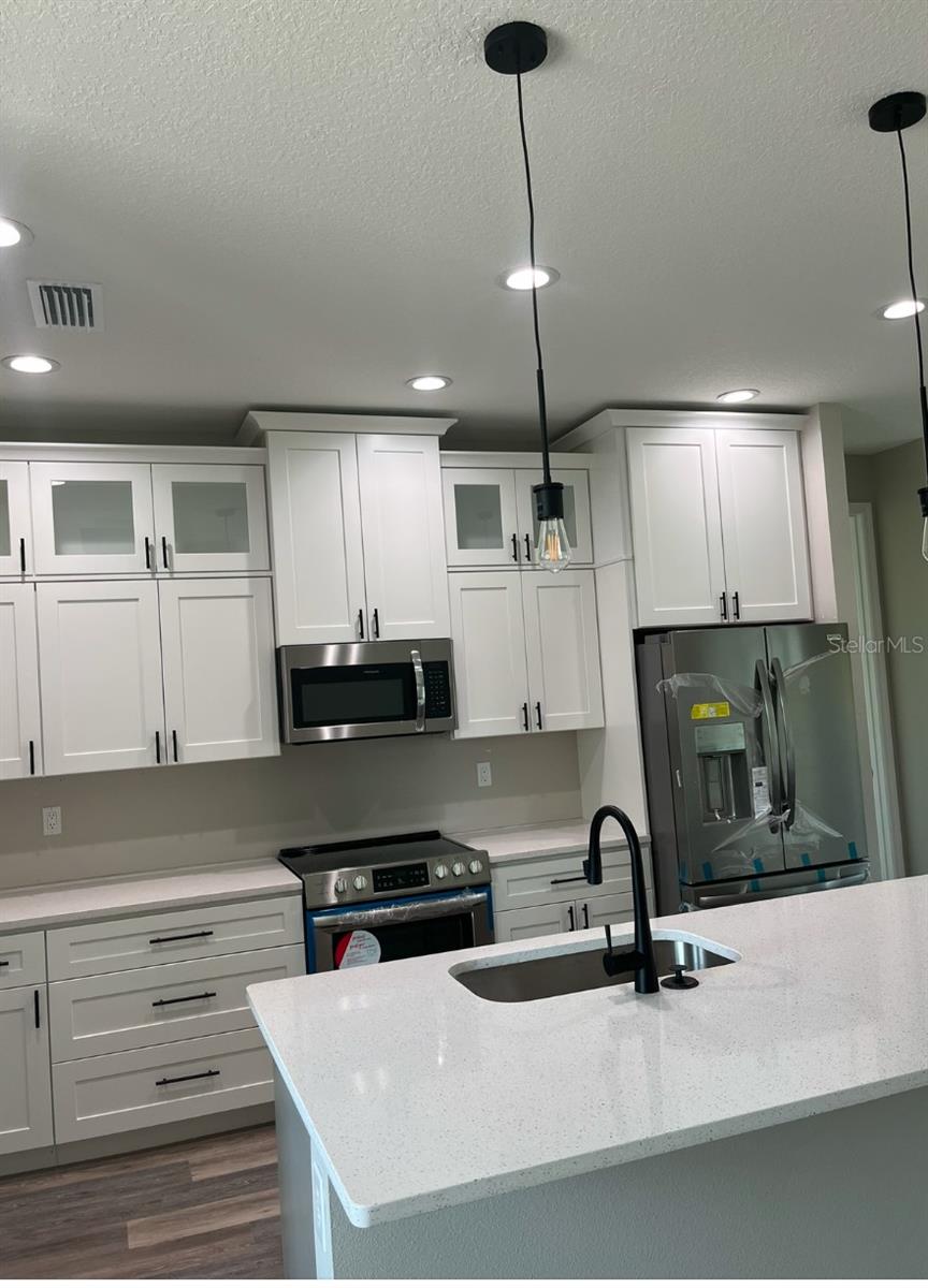 Image 8 of 24 For 7194 Pinedale Drive