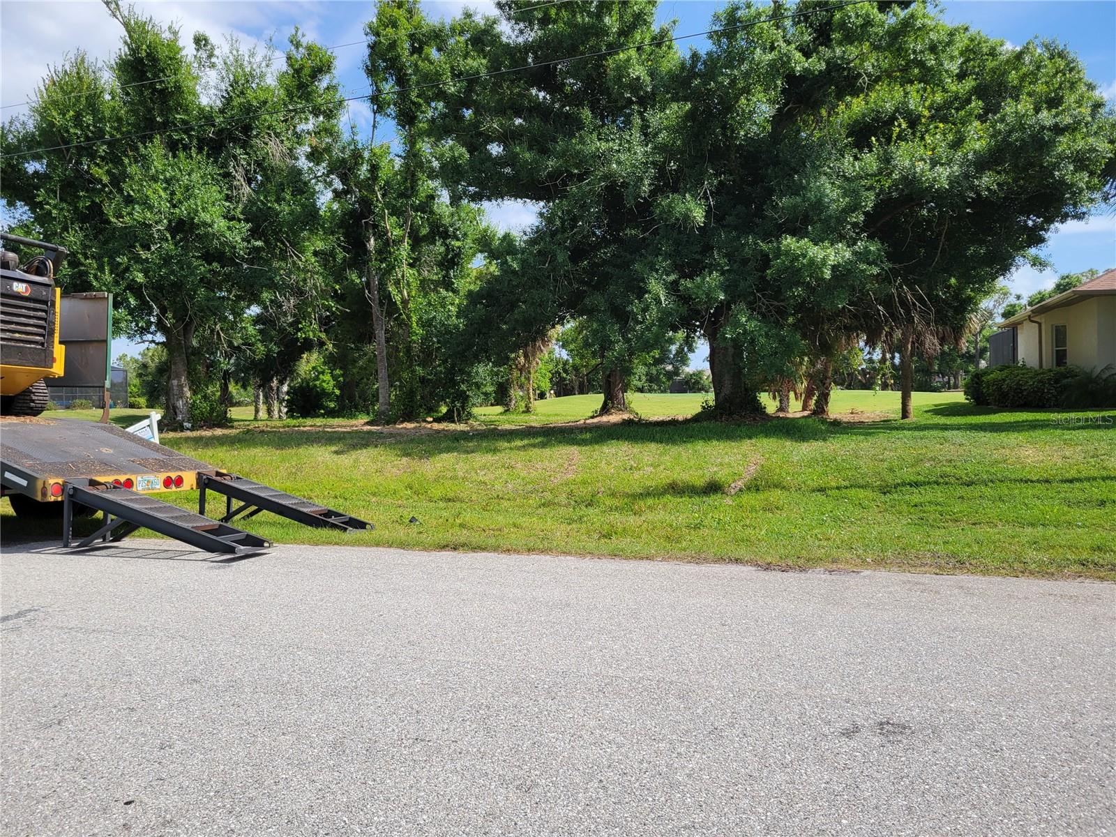 Image 4 of 21 For 68 Long Meadow Place