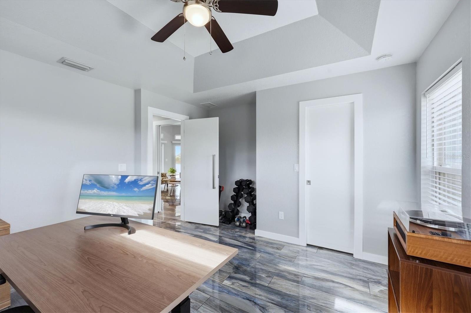 Image 23 of 41 For 13525 Greencastle Avenue