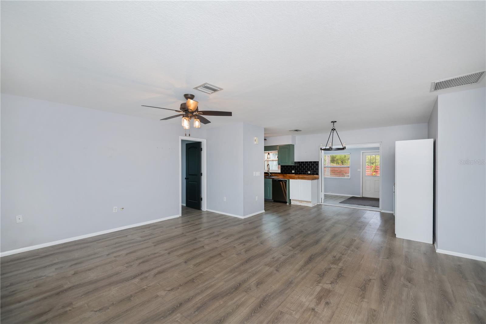 Image 18 of 55 For 9601 Gulfstream Boulevard